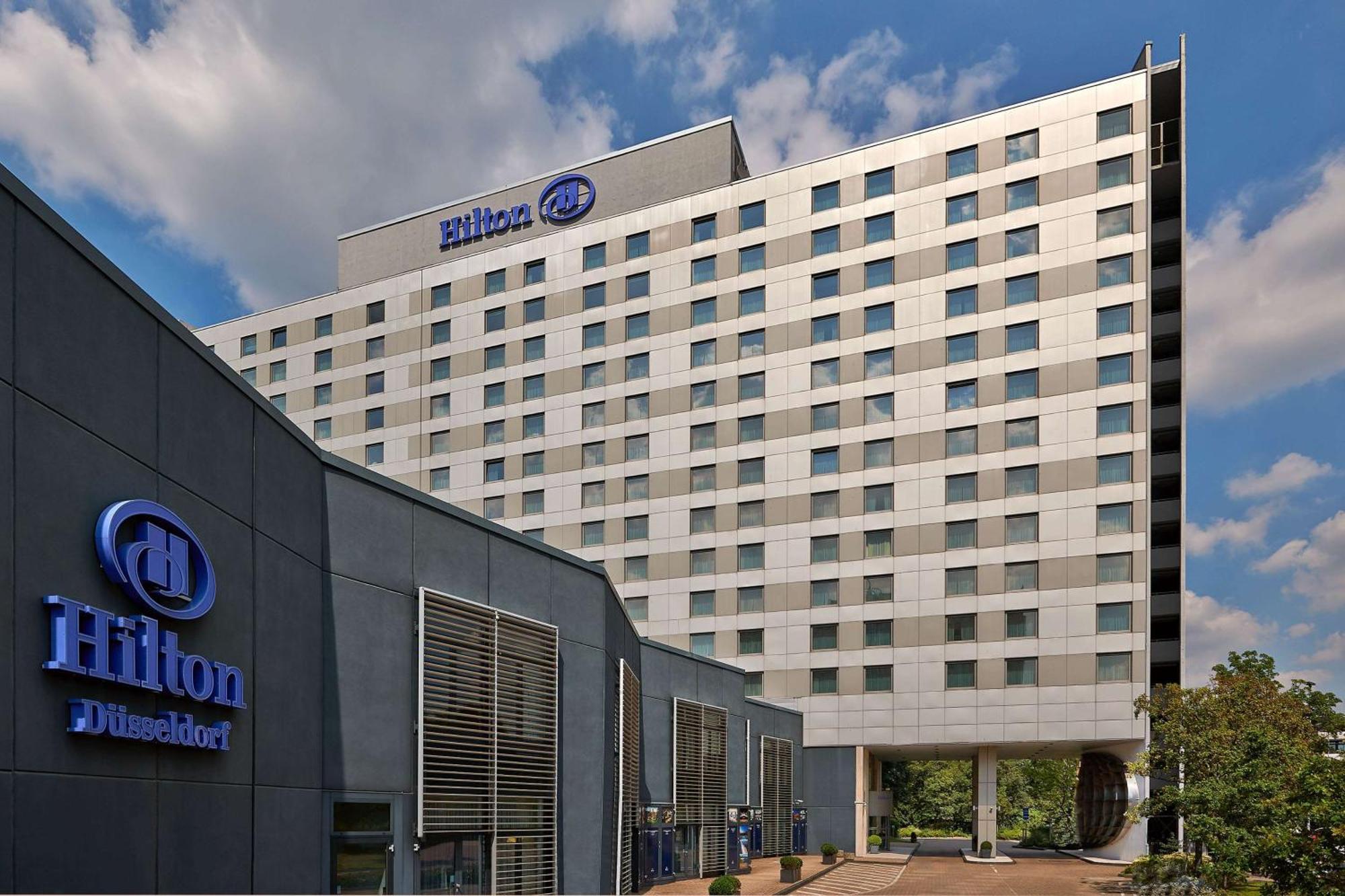Hilton Duesseldorf Hotel Exterior photo