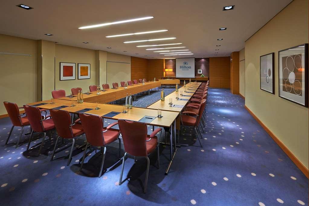 Hilton Duesseldorf Hotel Facilities photo Meeting room