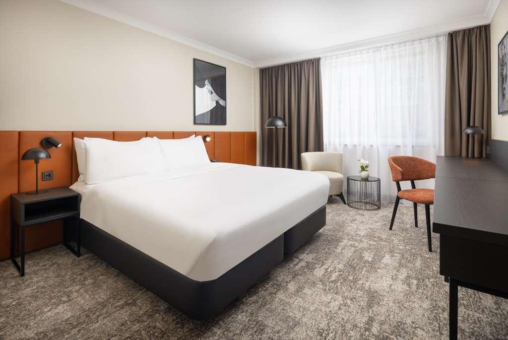 Hilton Duesseldorf Hotel Room photo A room at the hotel