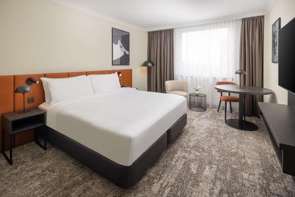 Hilton Duesseldorf Hotel Room photo A room at the hotel