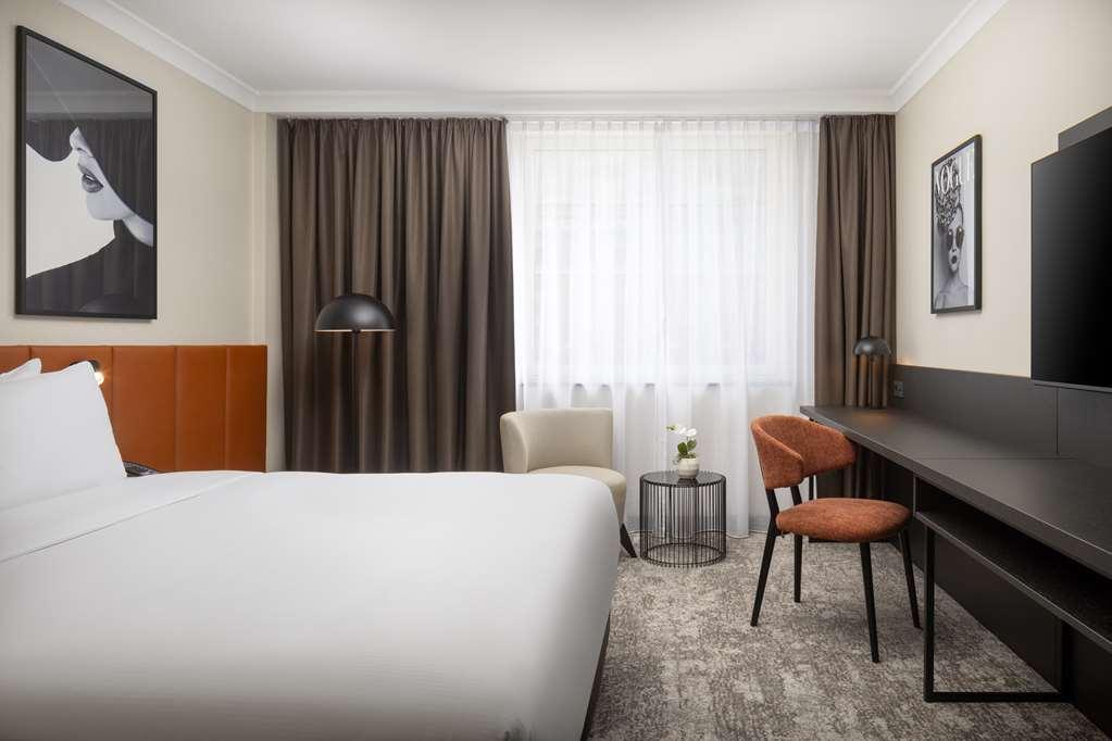 Hilton Duesseldorf Hotel Room photo A room at the hotel