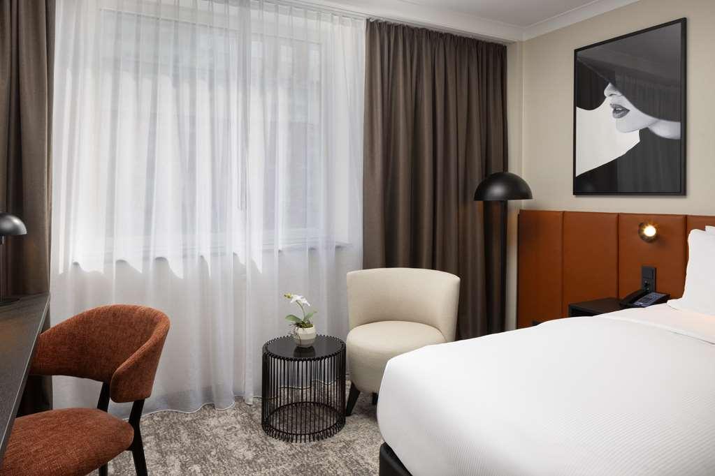 Hilton Duesseldorf Hotel Room photo A room at the hotel