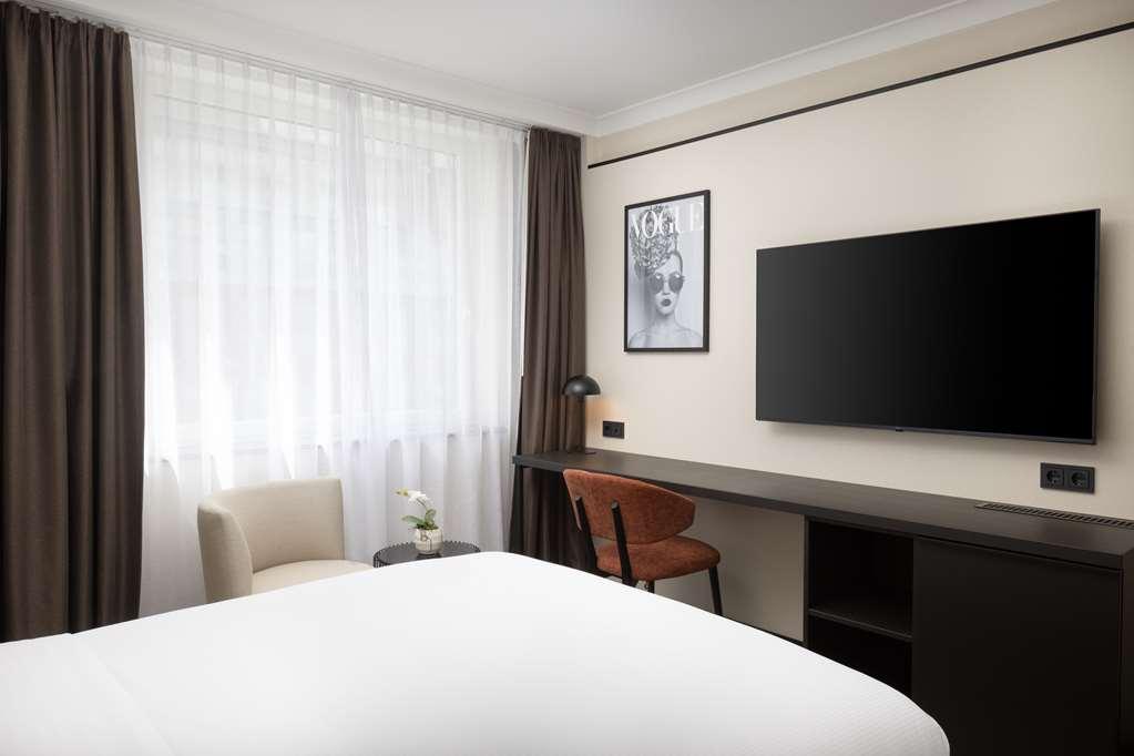 Hilton Duesseldorf Hotel Room photo A room at the hotel