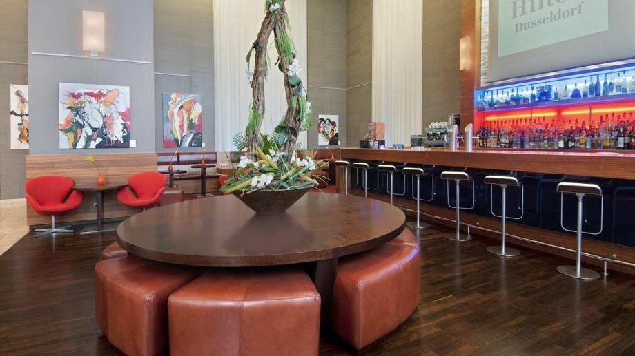 Hilton Duesseldorf Hotel Exterior photo The bar at the 1111 Museum Way building