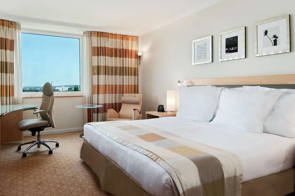 Hilton Duesseldorf Hotel Room photo A room at the hotel