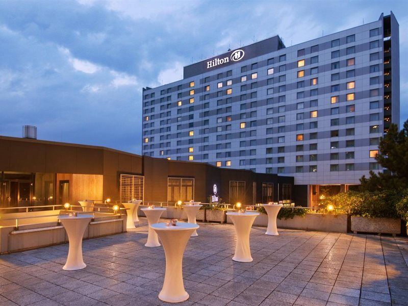 Hilton Duesseldorf Hotel Exterior photo Hilton Prague